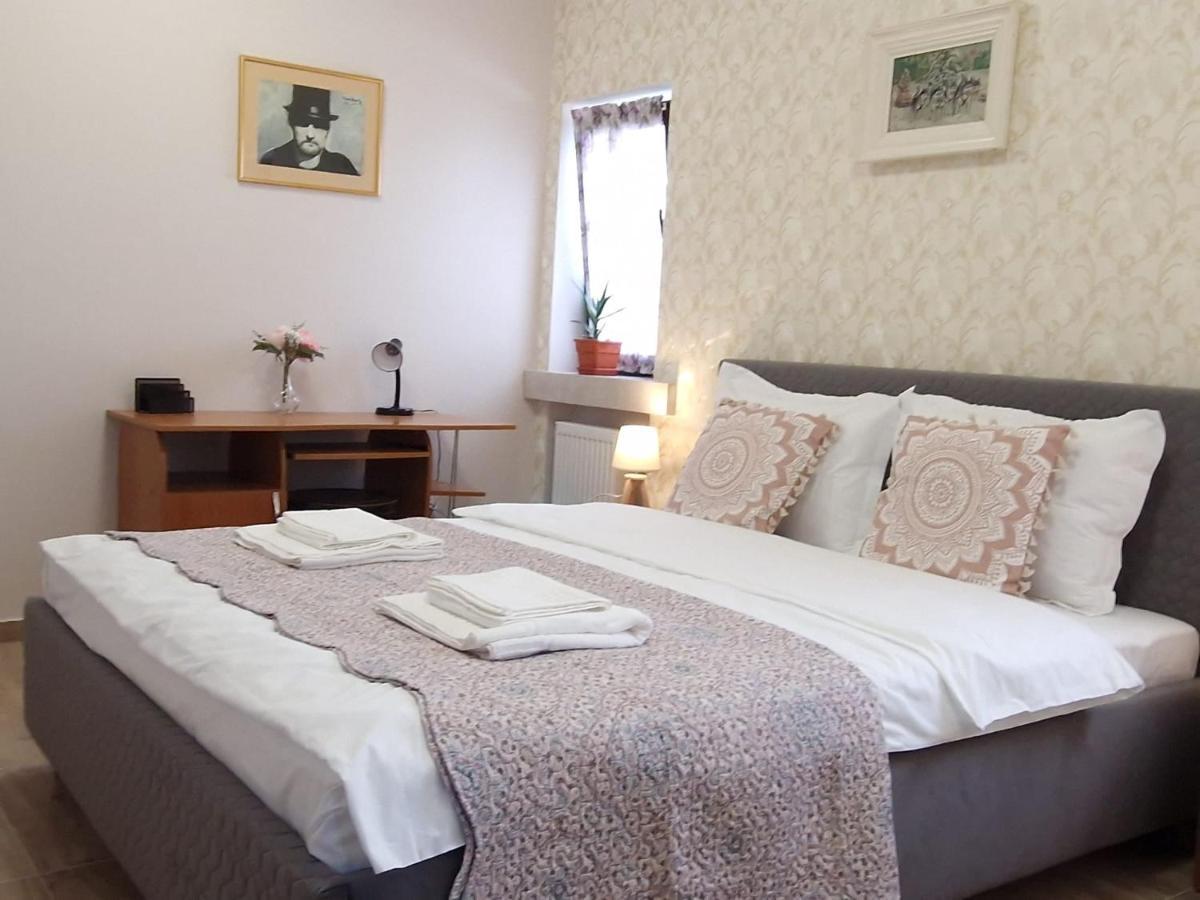 Laroka House Arty And Cosy Studio Universitate Center Bukarest Exterior foto