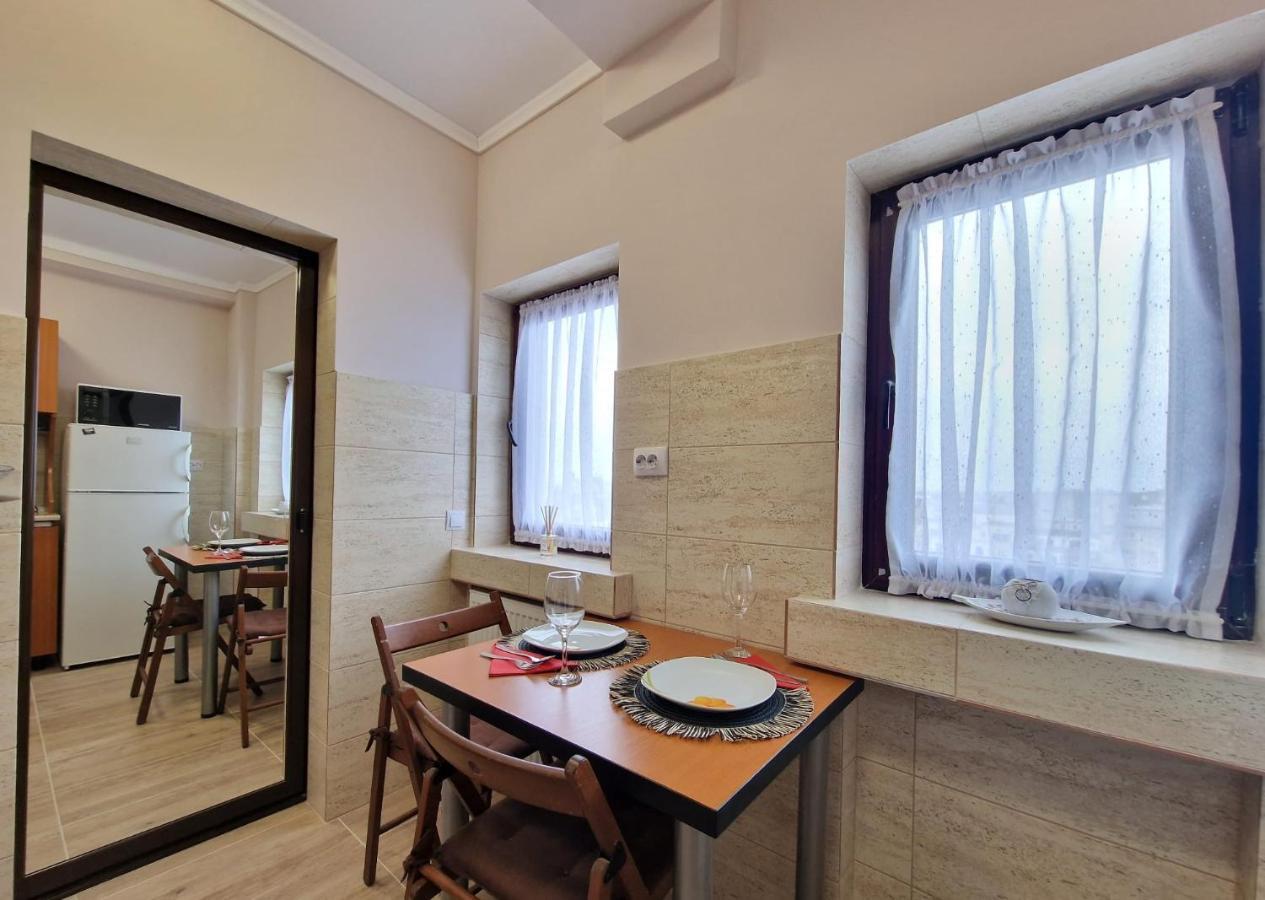 Laroka House Arty And Cosy Studio Universitate Center Bukarest Exterior foto